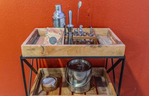 NEW Montrose Gem! Central to Museum District & Downtown Houston - Foto 18