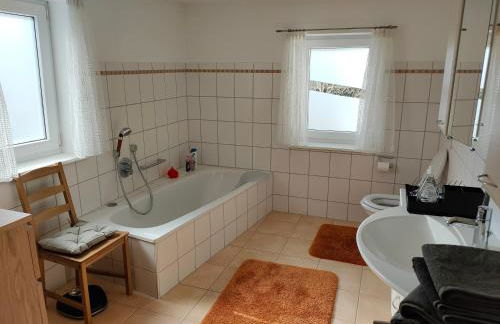 zentrale & ruhige Ferienwohnung - Foto 6