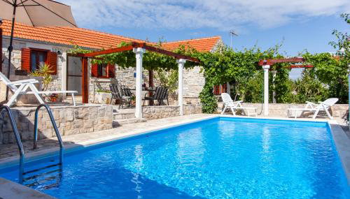 Countryside Family Villa with Private Pool - Photo 3