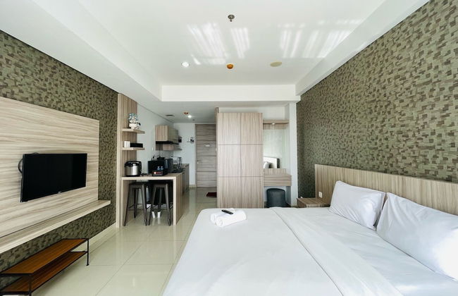 Deluxe Studio Room At Dago Suites Apartment - Photo 3