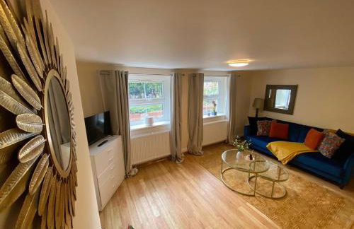 Riverside 2 Bedroom Apartment - Central Location - Foto 12