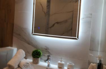 SUNNY HOLIDAYS APARTMENT - Photo 17