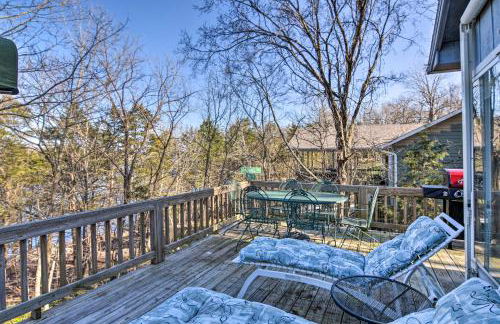 Lakefront Table Rock Getaway with Private Swim Dock! - Foto 23