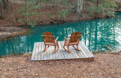 Fully Stocked Cabin Retreat w/ Game Room & Pond! - Foto 34