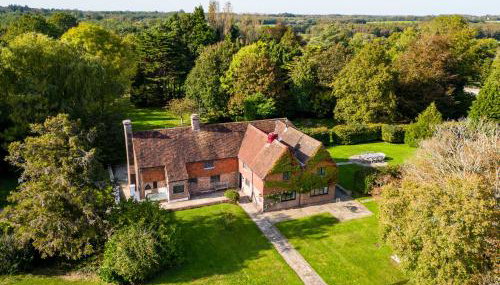 Countryside Retreat packed with Activities Tennis including Hot Tub, BBQ, Darts - Foto 2, Garden, Garden view