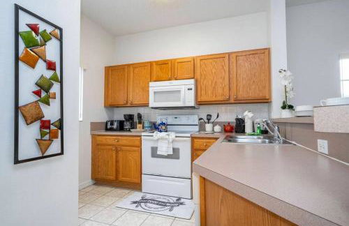 Cozy 3Bed Townhome 8 Miles from Disney 1123 - Foto 43