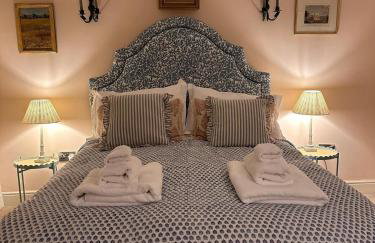 Elegant Number Two - Photo 3