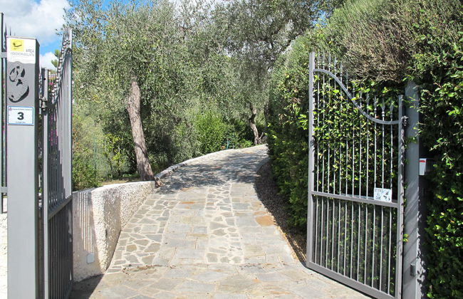 4 bedroom Apartment in Diano Castello with swimming pool and garden - Photo 23