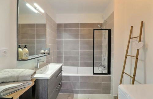 Appartement moderne - Terrasse - Piscine - Parking - Foto 5