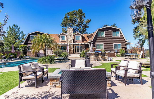 Chateau Syrah by Avantstay Picturesque Estate w/ Pool, Table Tennis & Pool Table New Pickleball Court + Basketball Hoop - Foto 42