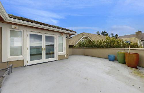 Camano Island Waterfront Modern Splendor - Foto 26