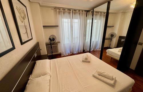Apartamento Reyes de España / Free Parking & Wi Fi - Foto 2