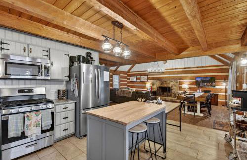 Riverfront w Hot Tub Game Room Fire Pit & More - Foto 17