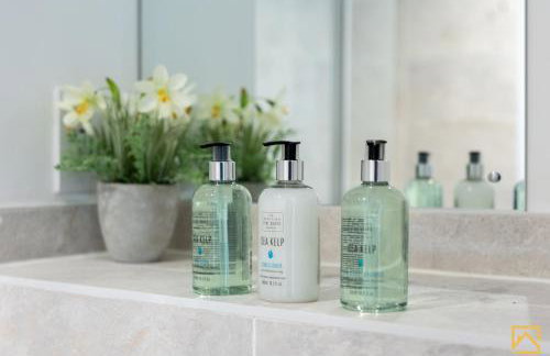 Outstanding 5 Bedroom Townhouse, Canal Views By Valore Property Services - Foto 16