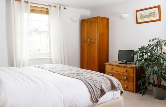 Charming 3bd Townhouse Right in the City Centre - Photo 4