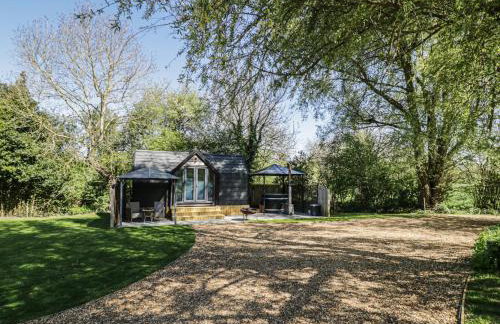 Willow Lodge At Bridge Lake Farm & Fishery - Photo 1