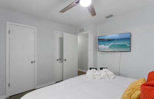 5 min Beaches~Mini Golf~Pool Table~Pets~KING BED + - Foto 19