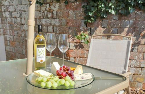 Peaceful first floor apartment close to town centre - Foto 12