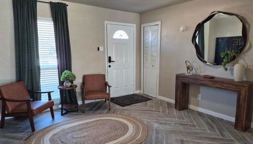 Stylish Newly Remodeled Home with Putting Green - Foto 4