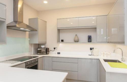 Beautiful 2 bed terrace flat close to Greenwich - Pass the Keys - Photo 29