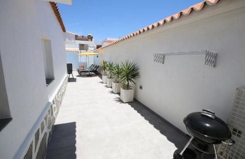 LAS ROSAS by RENTMEDANO Stunning luxury Chocolate Box villa with private heated pool & wifi - Foto 12