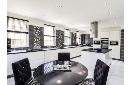 6BD Vacation Home with Indoor Pool - Foto 13