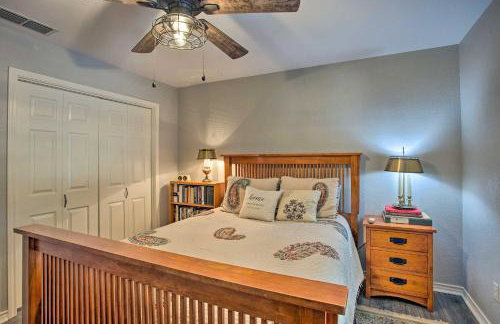 Holly Lake Retreat w/ 2 Community Pools & Yard - Foto 18