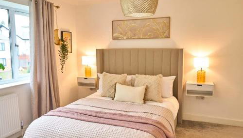Chic Family Home with Garden Fire Pit & Event Space, Hot Tub - Foto 3
