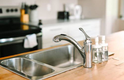 Acrisure Field - Off Street Parking - GroupStay - Foto 6