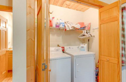 Game Room and 3-Story Deck at Lake Hiwassee Hideaway - Foto 20