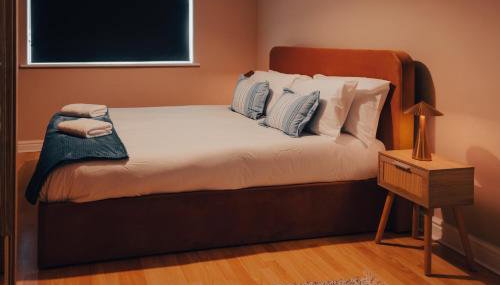 Central Manchester Gem with Stylish 2BR Retreat and Free Carpark - Foto 5