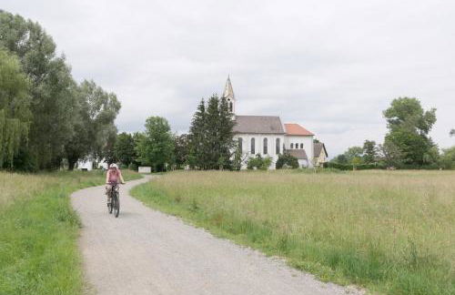 Ferienwohnung, 2 Zimmer, 4 bis 6 Personen, 67 qm, mit großem Balkon, entlang am Fluss, an der Aach, am Bodensee, nah am Naturschutzgebiet - Foto 42