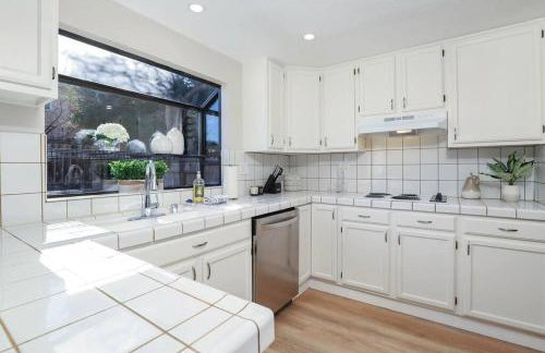 *DESIGNER East Bay Remodel Home* - Foto 25