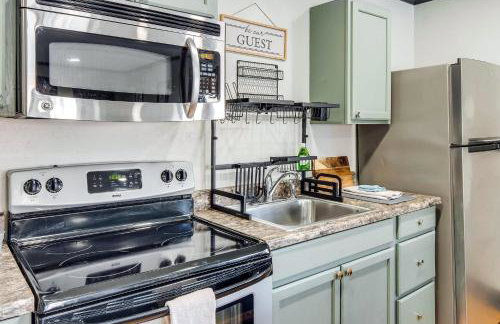 Bright Brevard Home Near Downtown and Trails - Foto 11