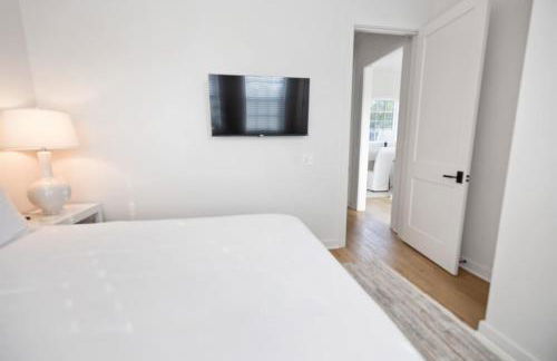 Seaside Veranda 7 - Steps to Beach, Pet-Friendly, Pool, Fast WiFi - Foto 17