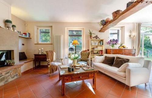 Villa Ester, a Stylish Farmhouse on the Hills - Foto 21