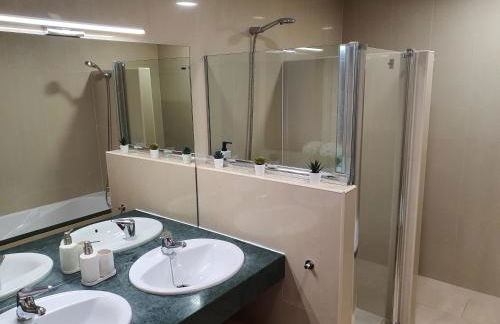 Lujosa Villa 4 hab Piscina, Jacuzzi y Vistas Mar - Photo 30