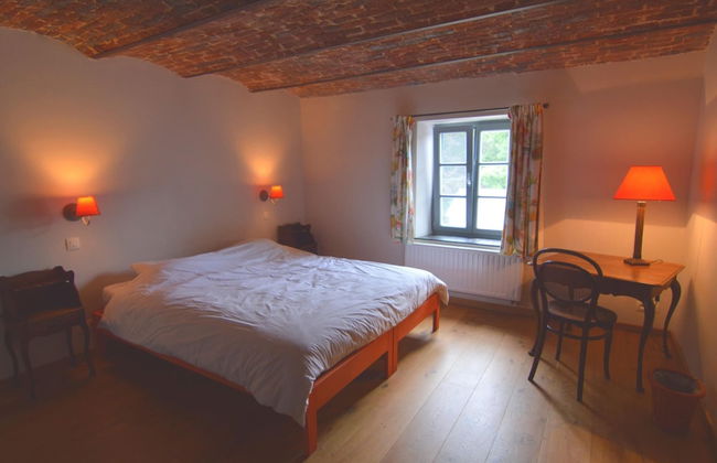 Gite With Swimming Pool Situated in Wonderful Castle Grounds in Gesves - Foto 11