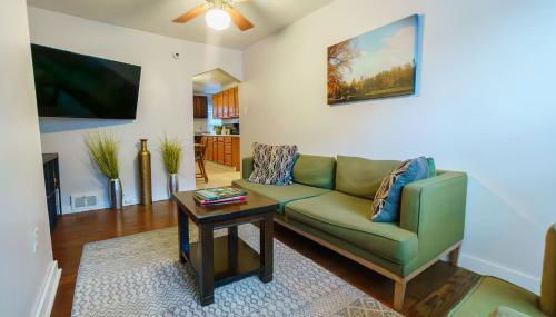 3 BR Southside Pad - Sleeps 8 - Amazing Location - Foto 1