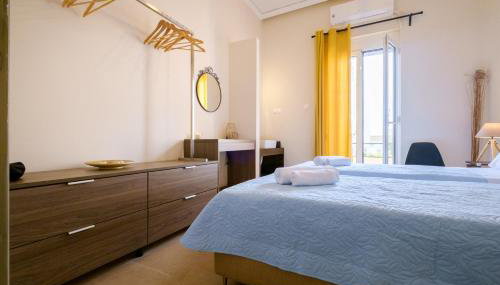 Home with Courtyard in Beating Heart of old Town! - Foto 3