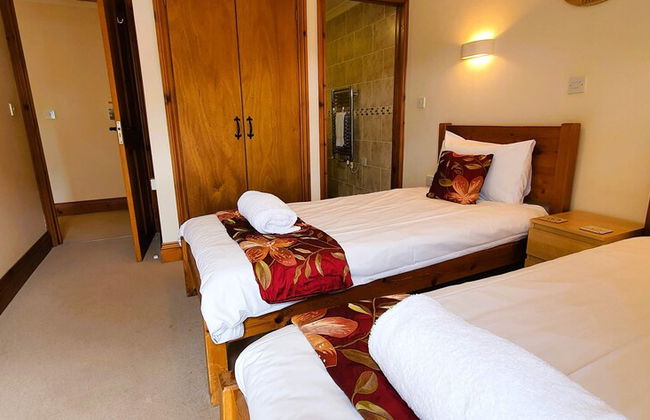 The Victorian Barn self catering holidays with pool & hot tubs - Photo 57