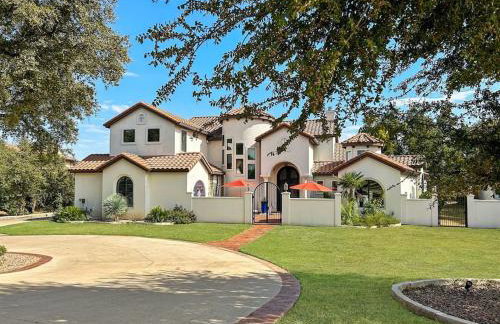 Stunning Spanish-Style Retreat with Pool Sleeps 28 - Foto 13