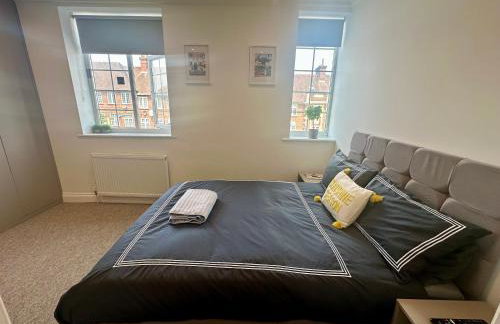 Spectacular Modern, Private Apartment,15 Mins To Central London - Photo 6