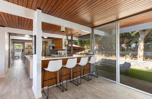 Mid-Century Masterpiece Tree house, Pool & Spa - Foto 19