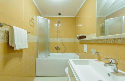 Countyside Retreat Six Bedroom Villa with Pool - Foto 28