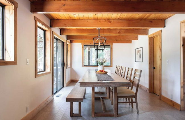 Timberline by Avantstay Stunning Chalet Cabin w/ Hot Tub, Pool Table & Home Theater! - Foto 13