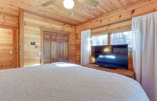 Secluded Cherry Log Cabin with Hot Tub and Swings! - Photo 12