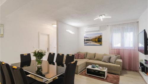 Amazing Apartment In Obrovac Sinjski - Foto 4