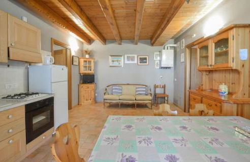 1 Bedroom Nice Apartment In Loiano - Photo 2