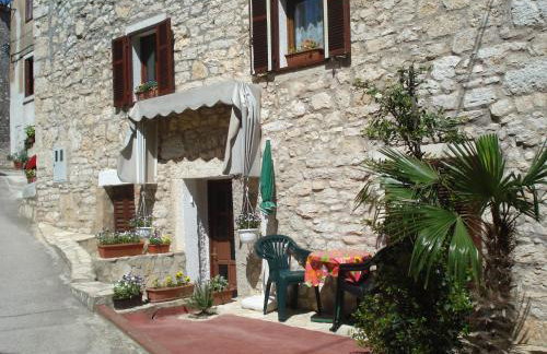 Maja Apartment - Photo 8